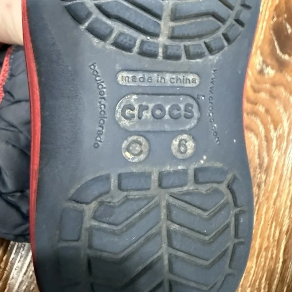 Toddler Boy's or Girl's Crocs Snow Boots Size 6C  Navy‎ Blue Red Trim